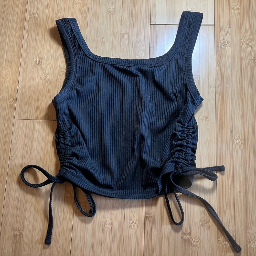 Adjustable crop top